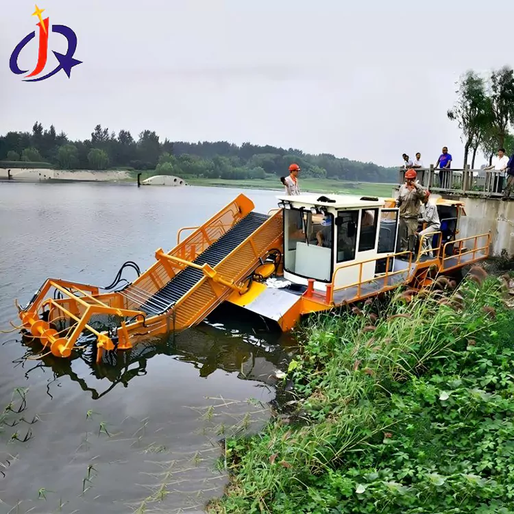 હાયસિન્થ અને ડકવીડ કટર બોટ